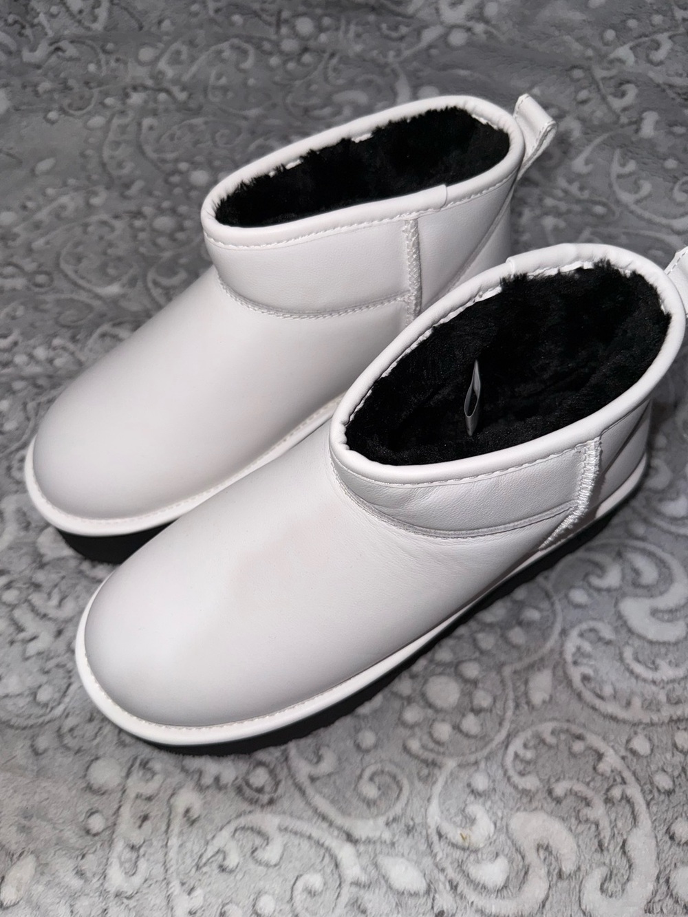 Project Cloud Huggy White Leather Platform Boots – Women’s 8.5 – New No Box